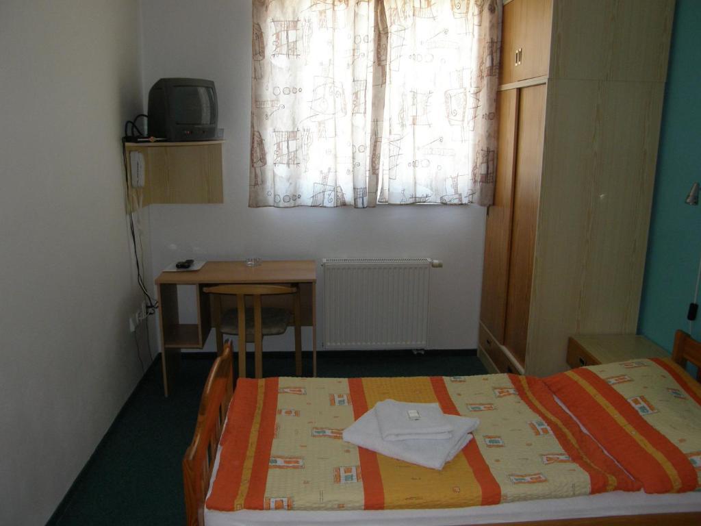 Hotel Filip Ceske Budejovice Oda fotoğraf