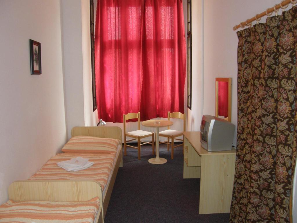 Hotel Filip Ceske Budejovice Oda fotoğraf